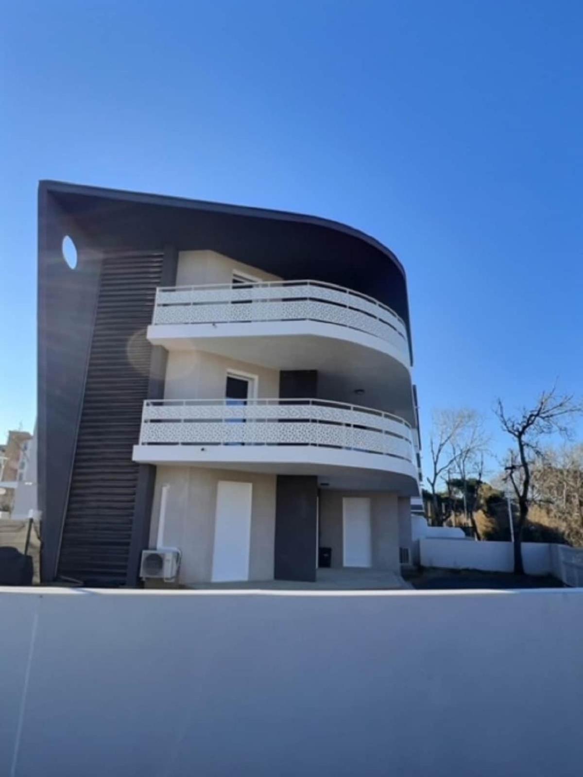 A 150M De La Plage - Coquet Appartement Pour 4 Personnes Vias Zewnętrze zdjęcie